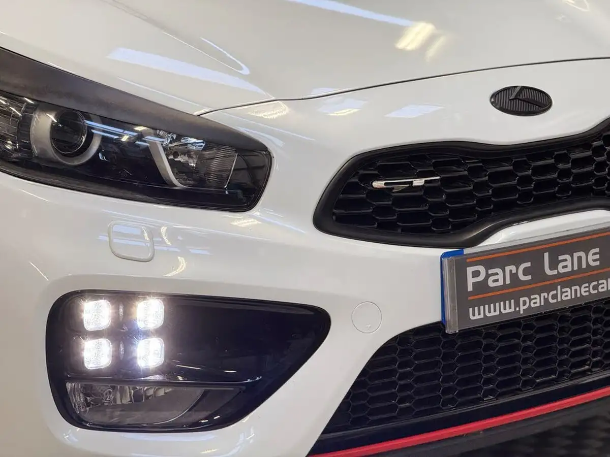 2015-kia-pro-ceed-16-gt-tech-big-24