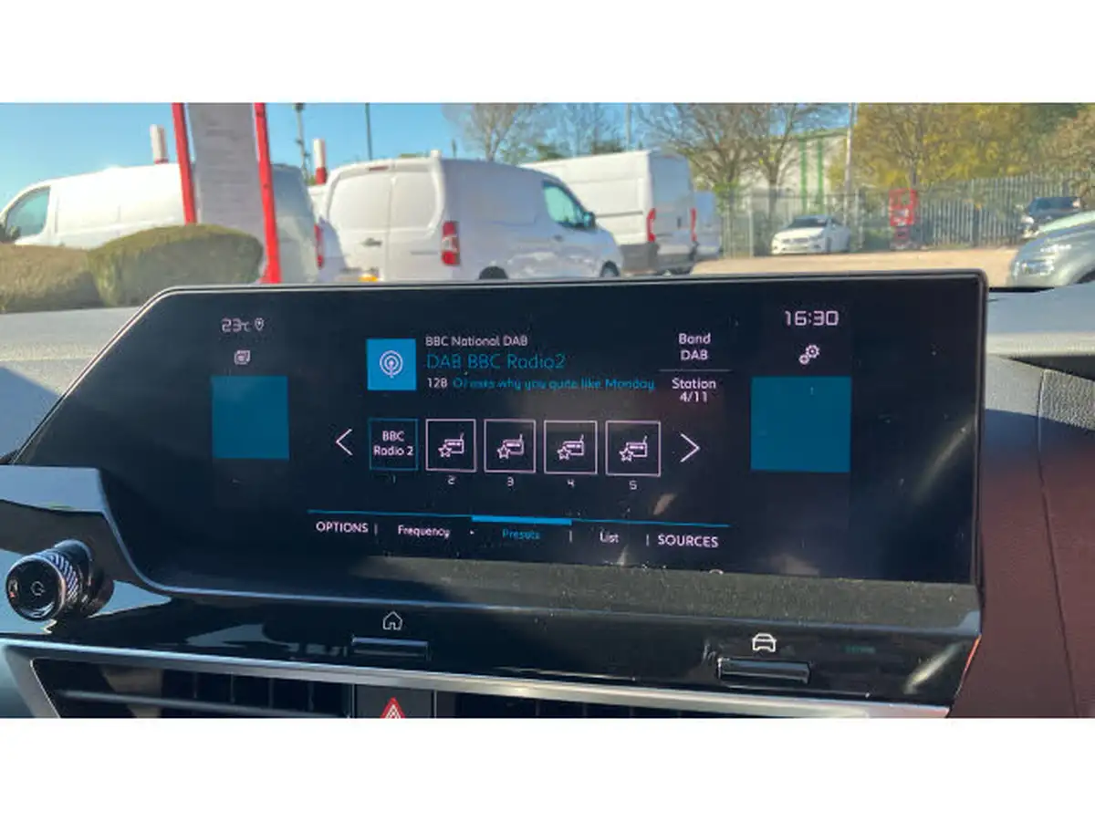 2023-citroen-c4-12-puretech-c-series-edition-big-11