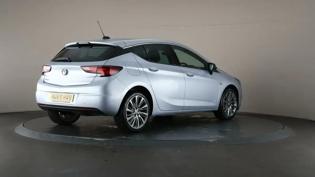 2019-vauxhall-astra-16cdti-griffin-big-58