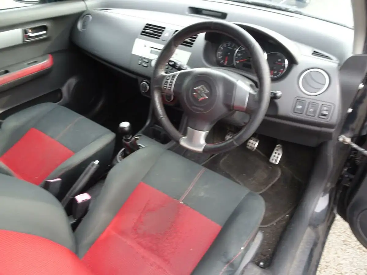 2010-suzuki-swift-16-sport-big-11