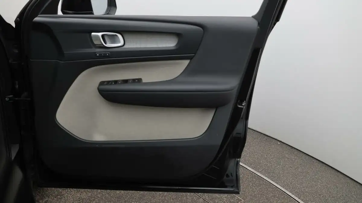 2021-volvo-xc40-15-t3-inscription-pro-163bhp-geartronic-big-15
