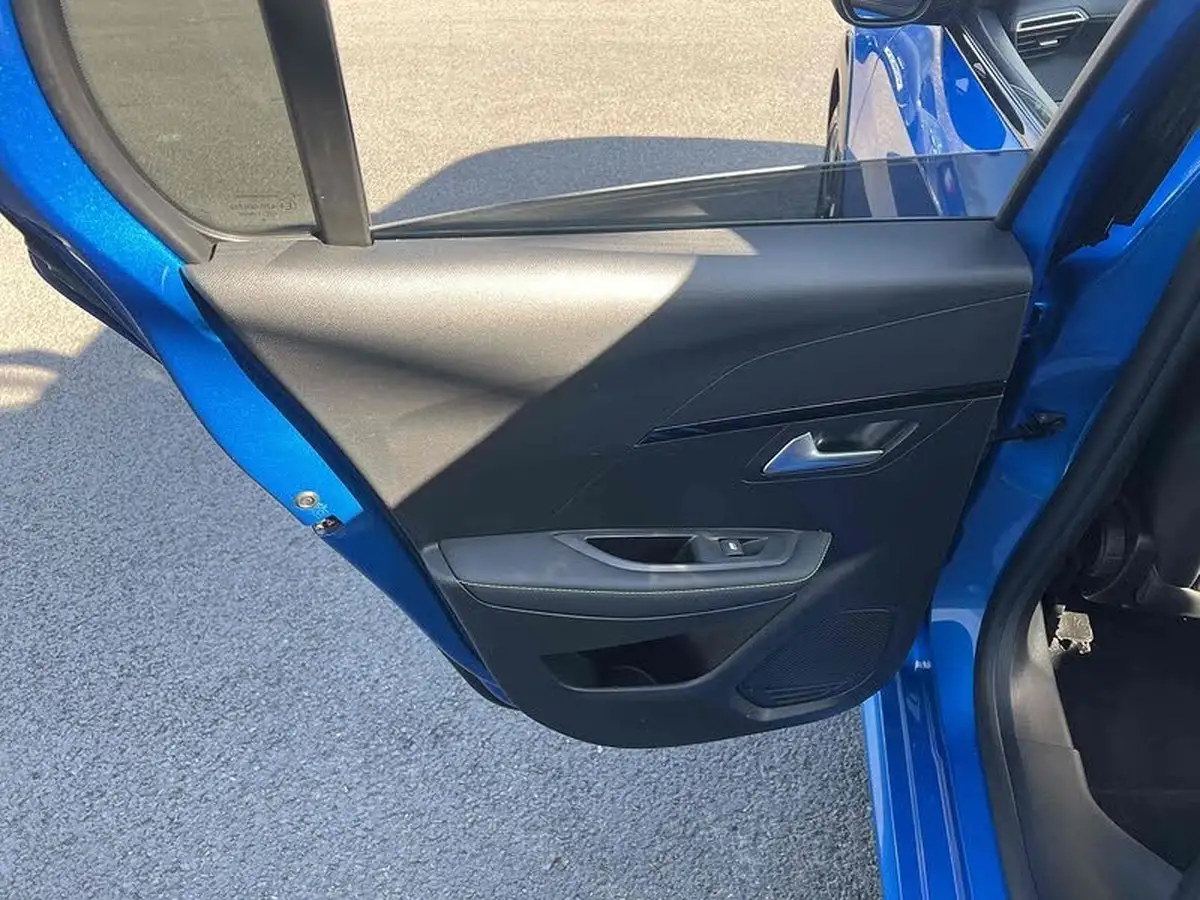 2020-peugeot-208-e-gt-line-big-29