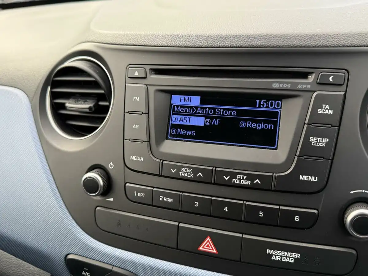 2017-hyundai-i10-12-se-big-2