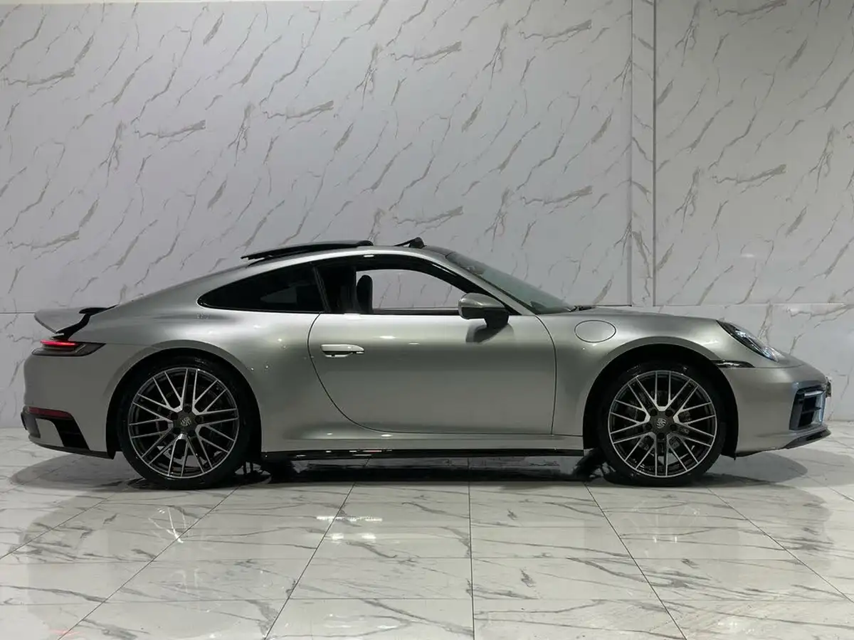 2022-porsche-911-30-carrera-4-coupe-big-25