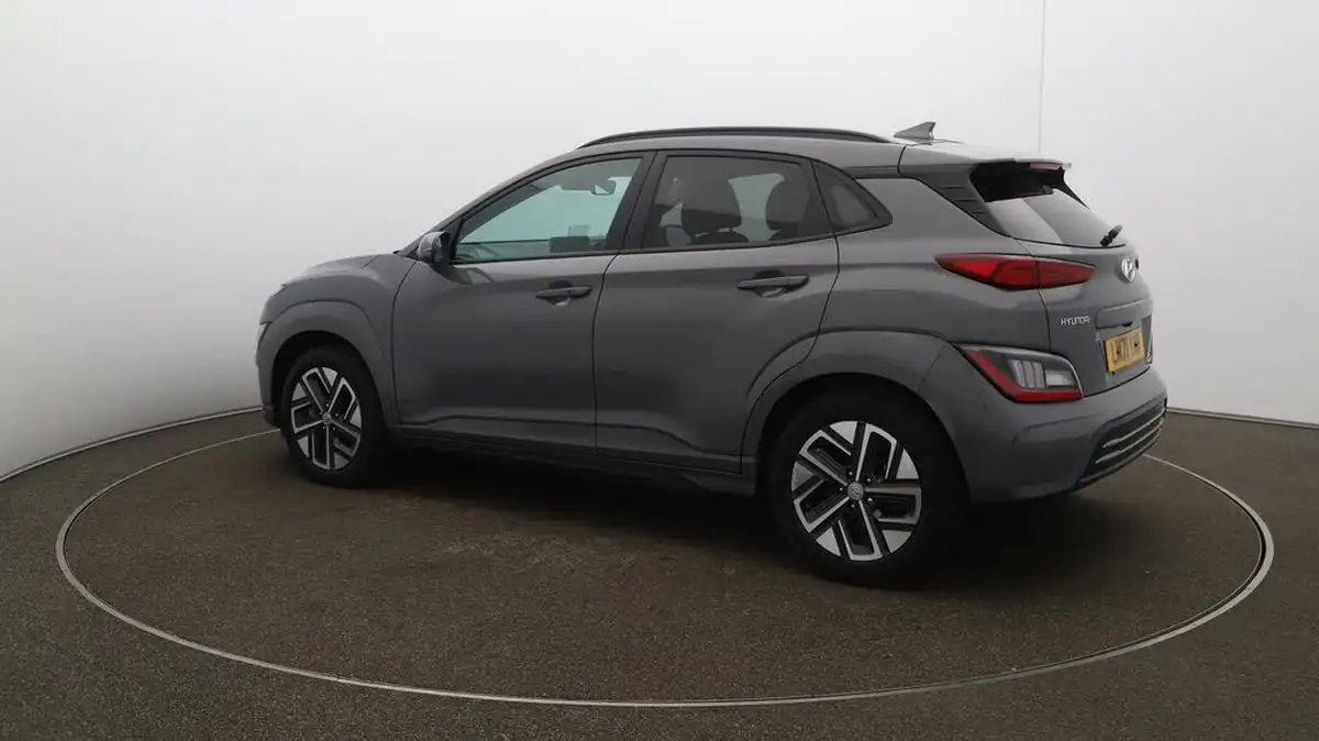 2021-hyundai-kona-e-ultimate-big-32