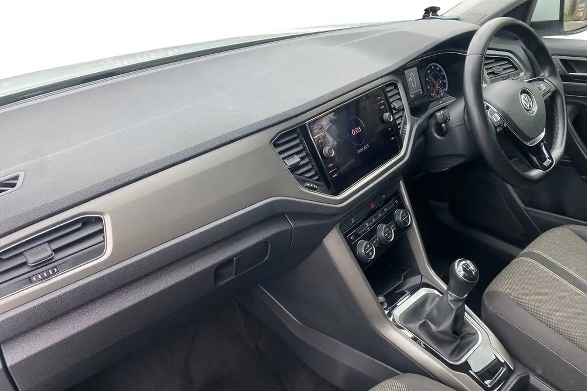 2020-volkswagen-t-roc-10-tsi-se-115ps-big-31