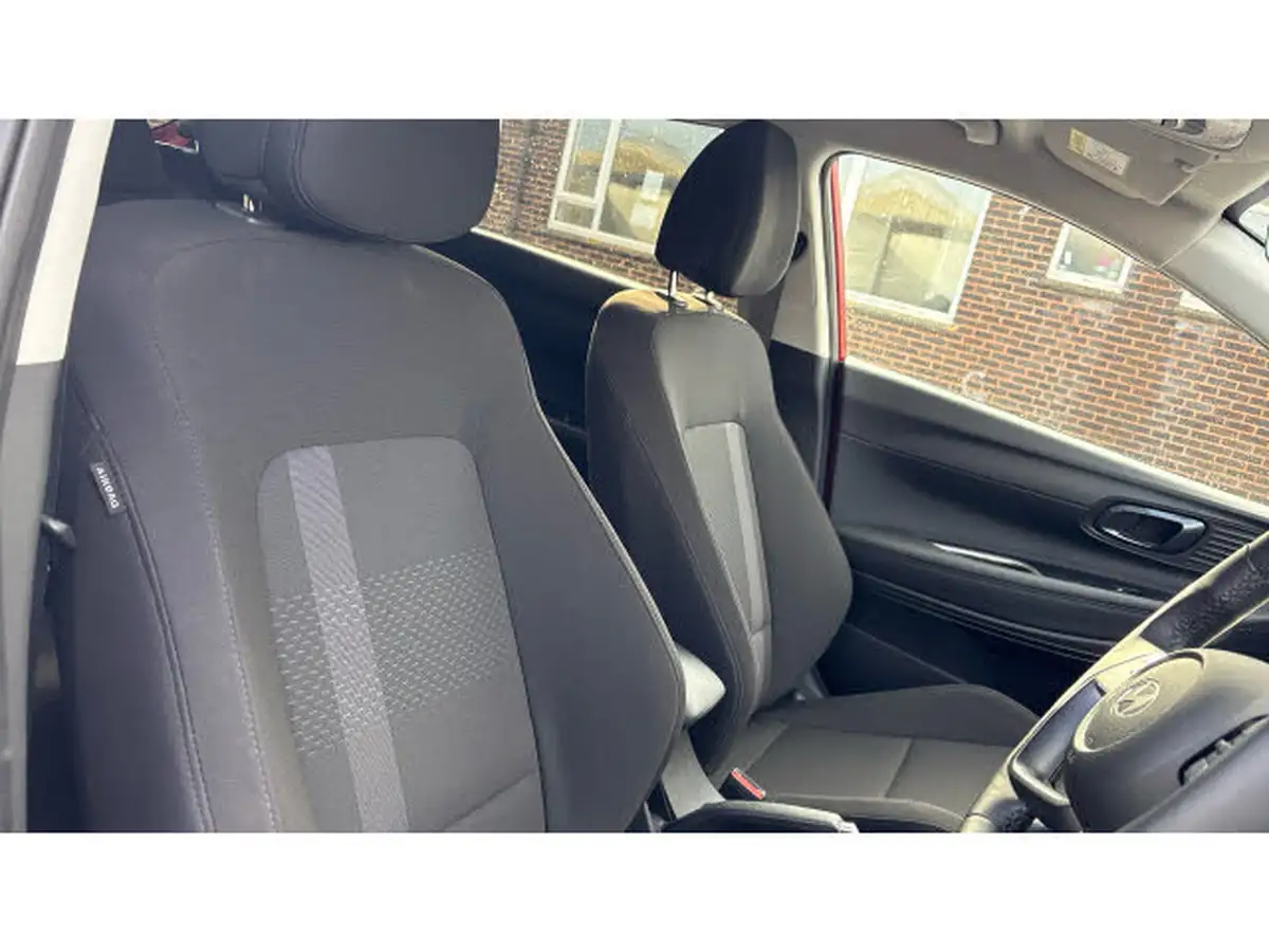 2024-hyundai-i20-10-t-gdi-premium-big-64