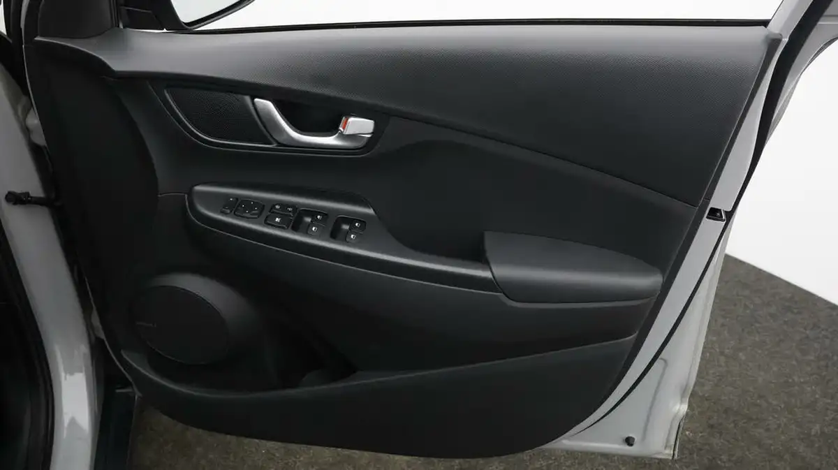 2021-hyundai-kona-e-se-connect-big-14