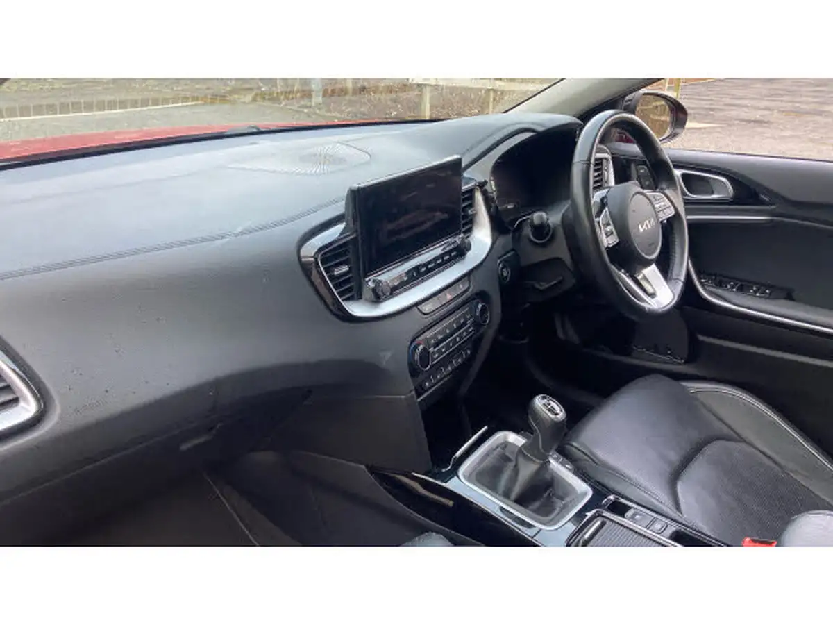 2022-kia-xceed-15-t-gdi-4-big-8