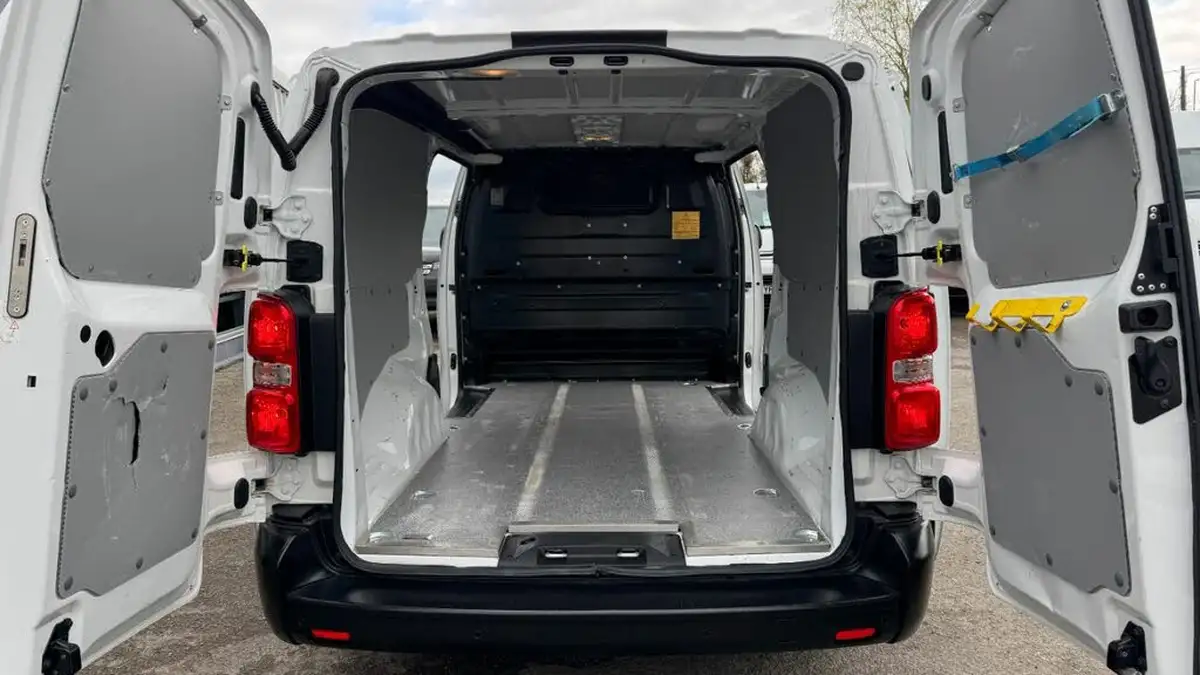 2019-vauxhall-vivaro-15td-2900-l2h1-dynamic-big-24