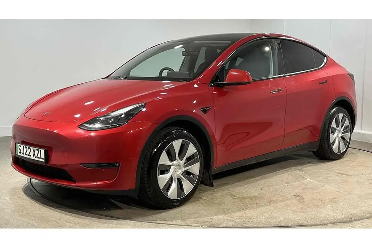 2022-tesla-model-y-e-long-range-big-4