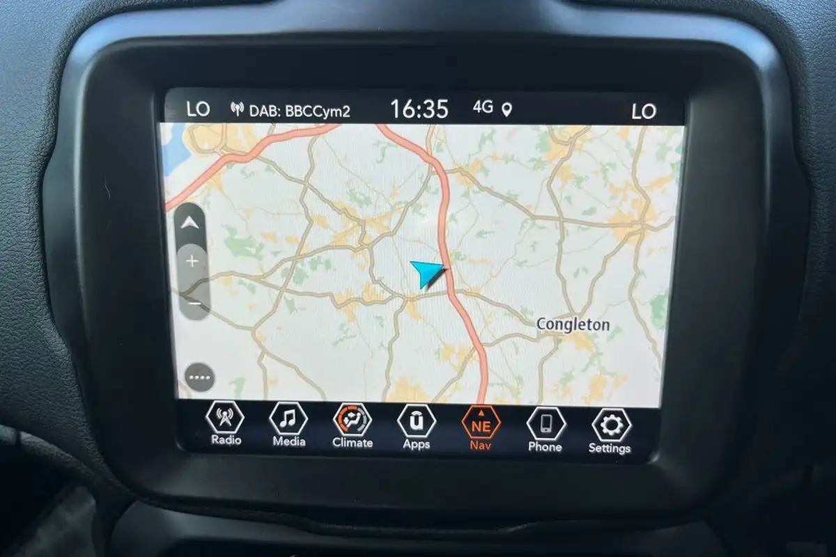 2021-jeep-renegade-10-gse-night-eagle-big-15
