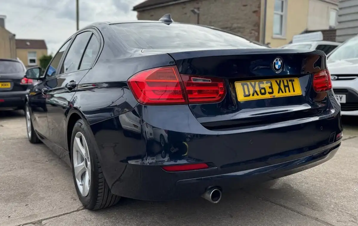 2013-bmw-3-series-20td-320d-efficientdynamics-163bhp-efficientdynamics-ss-saloon-4d-big-4
