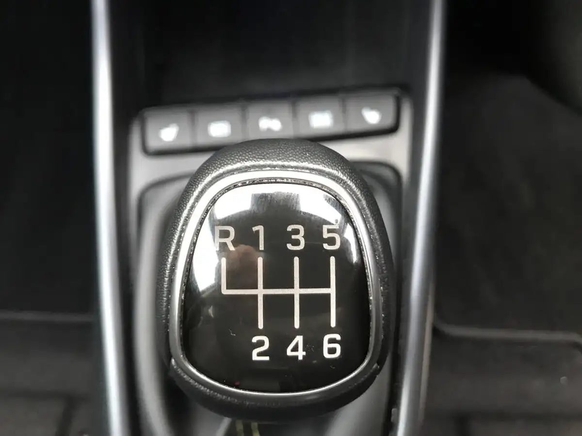 2024-hyundai-i20-10-t-gdi-ultimate-big-17