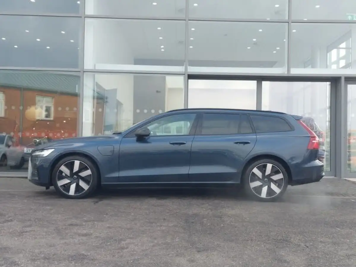 2024-volvo-v60-20-t8-ultra-big-3