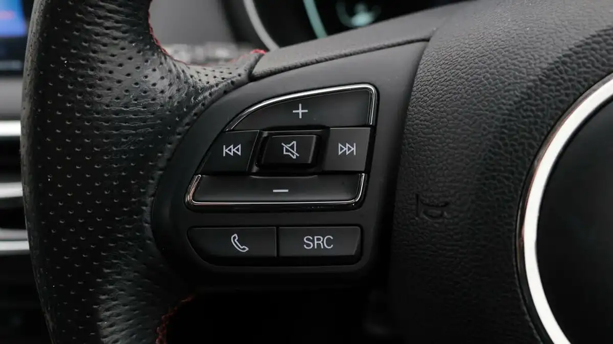 2022-mg-hs-15t-gdi-excite-162ps-dct-big-23