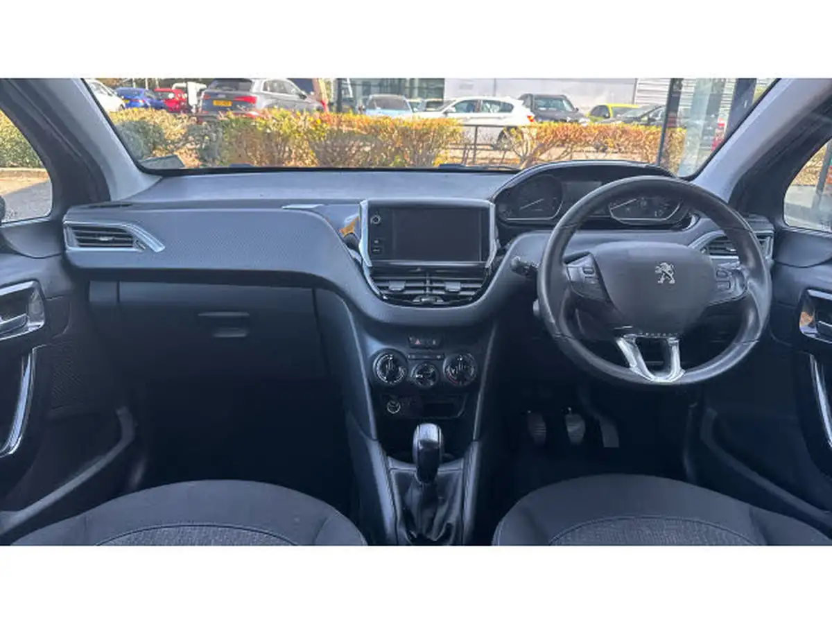 2019-peugeot-208-12-puretech-signature-big-9