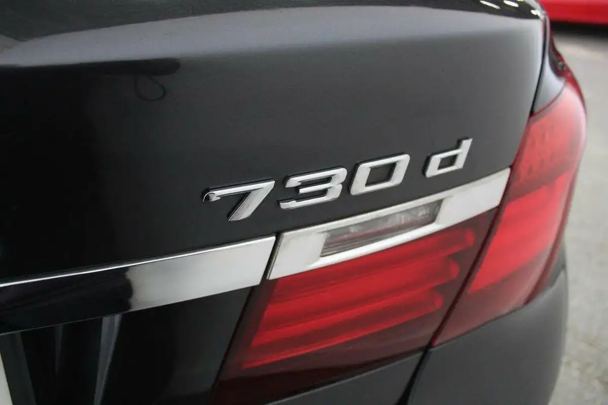 2013-bmw-7-series-30td-730d-m-sport-big-12