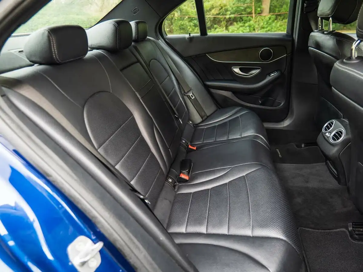 2018-mercedes-benz-c-class-21d-c220d-amg-line-ss-saloon-4d-big-14