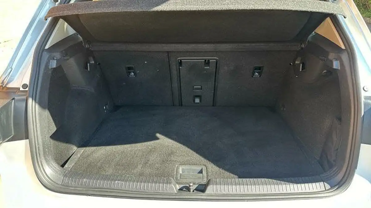 2020-volkswagen-golf-15-tsi-life-150ps-hatchback-big-15