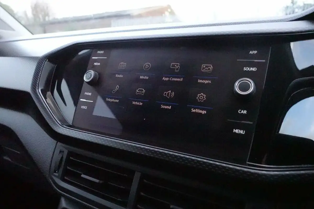 2020-volkswagen-t-cross-10-tsi-se-115ps-dsg-big-19