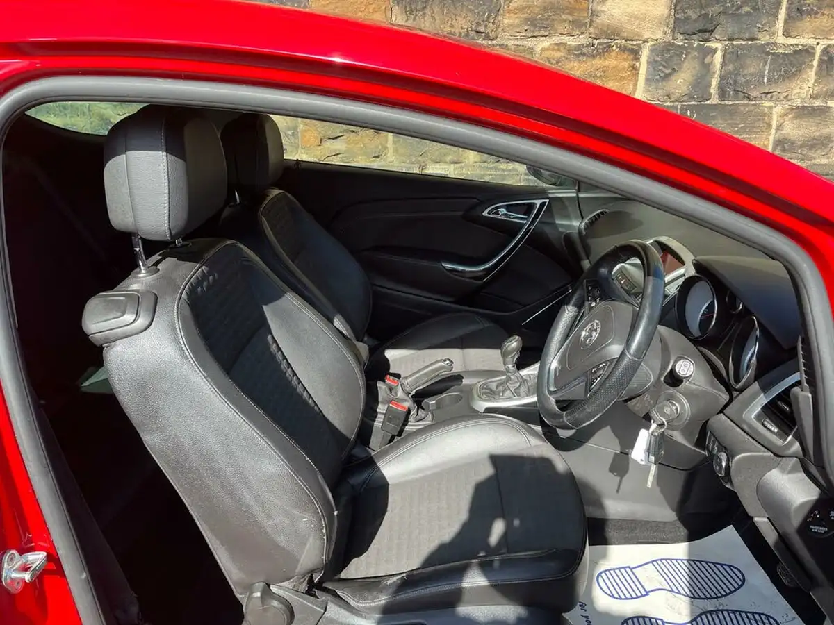 2014-vauxhall-gtc-20cdti-sri-16v-ss-big-9