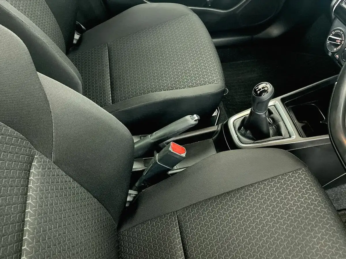 2021-suzuki-swift-12-dualjet-sz-l-big-22
