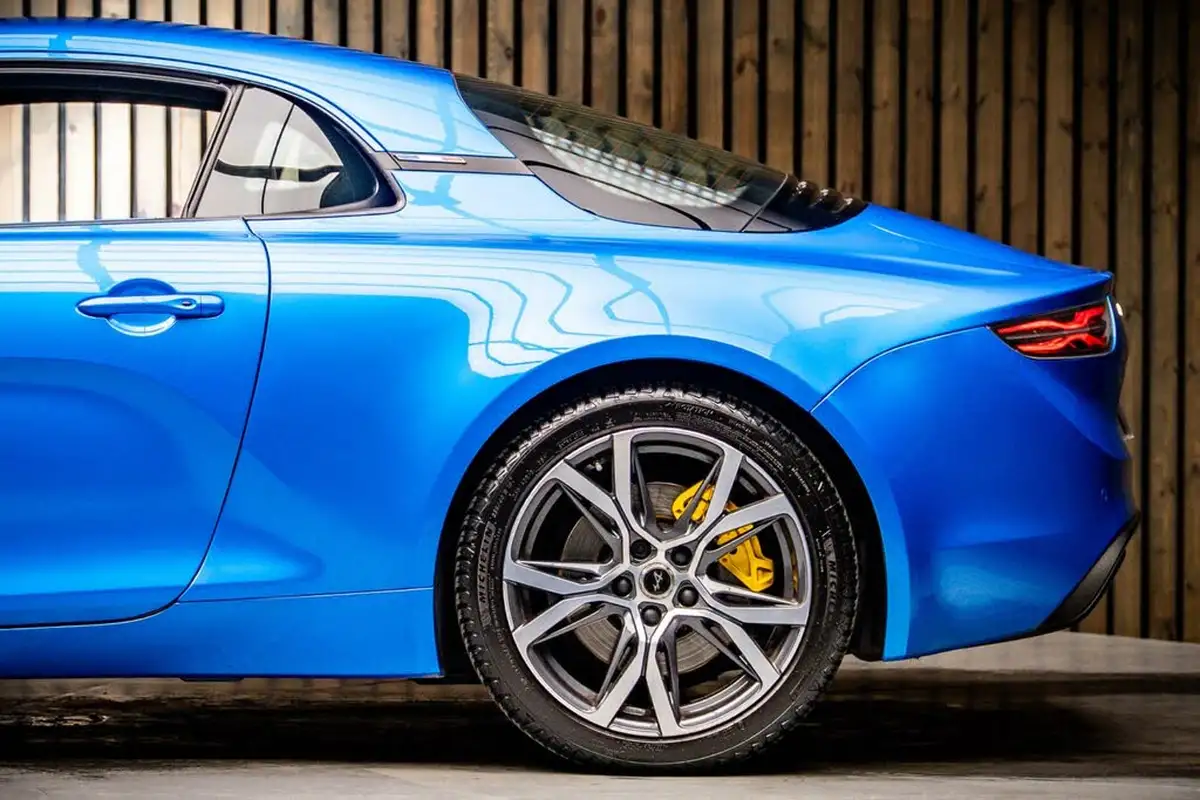2023-alpine-a110-18-t-no-trim-big-17