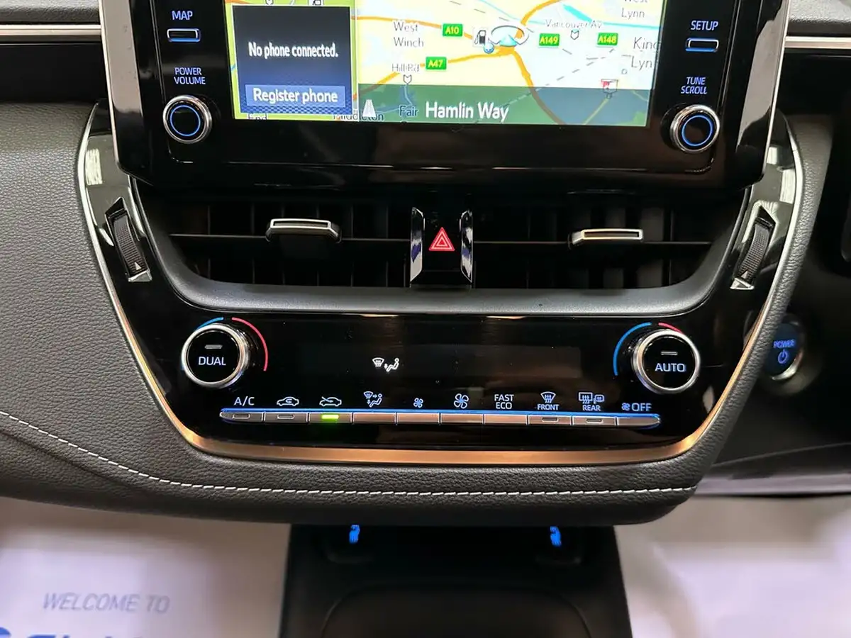 2020-toyota-corolla-18-vvt-i-gr-sport-trk-hatchback-big-15