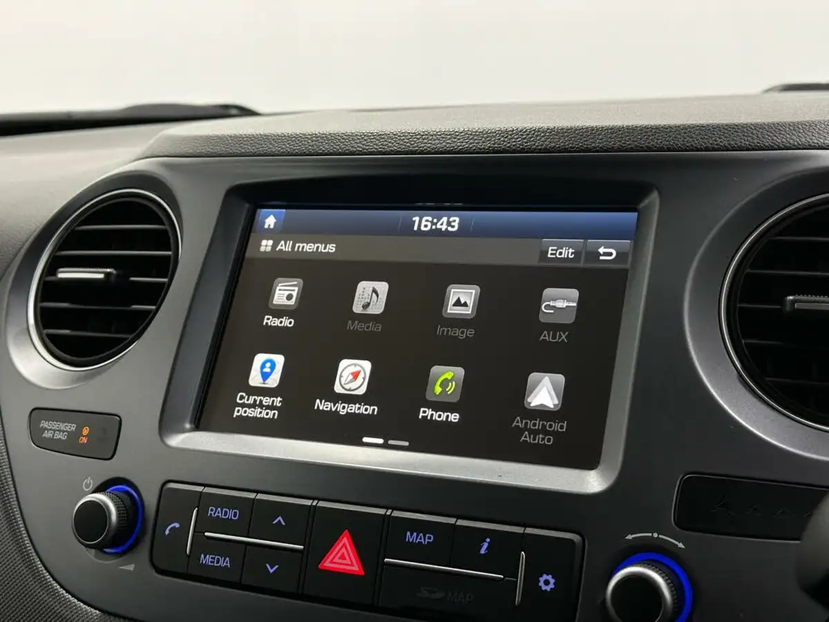 2019-hyundai-i10-10-play-big-19