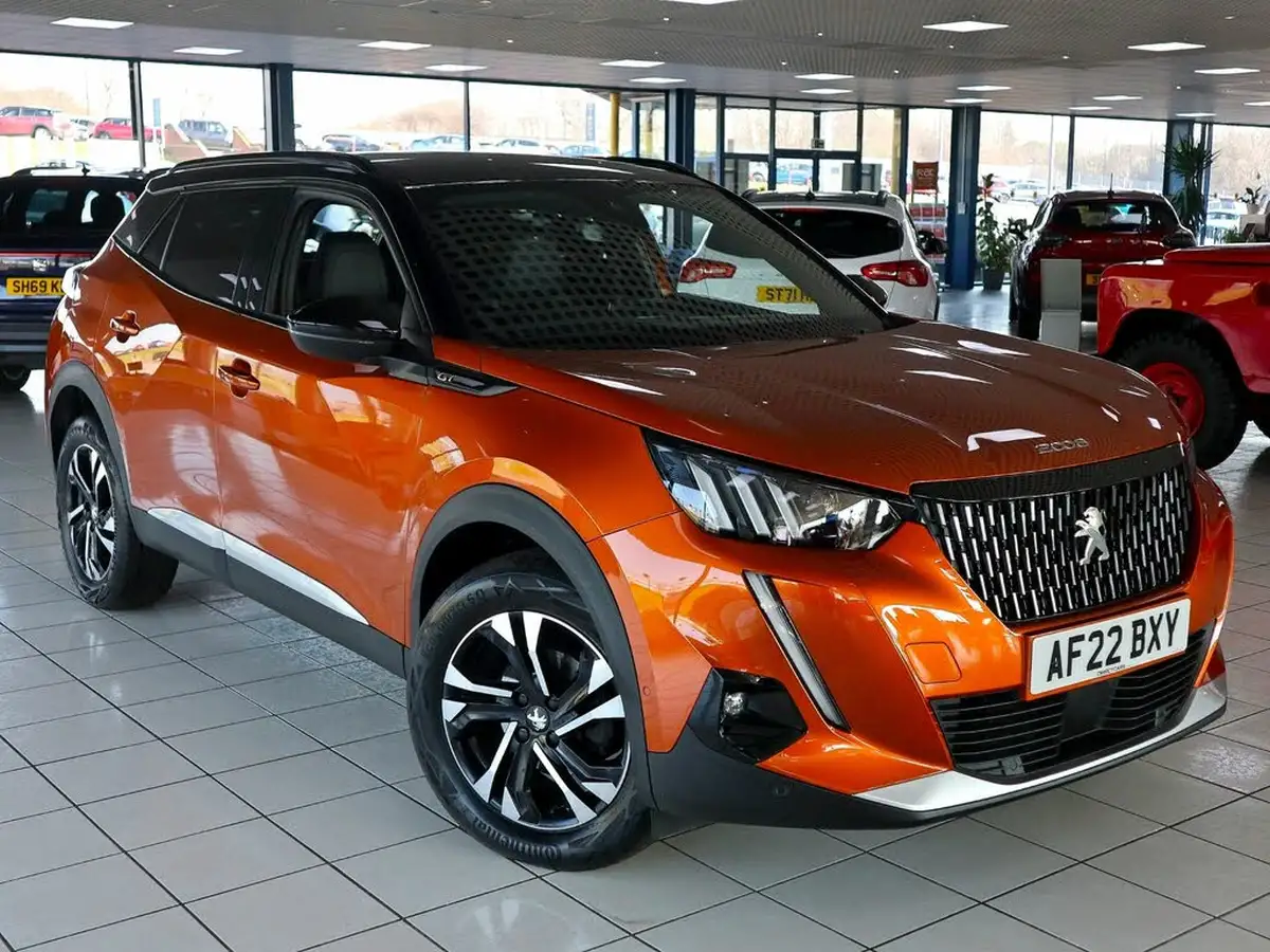 2022-peugeot-2008-suv-12-puretech-gt-eat8-big-0
