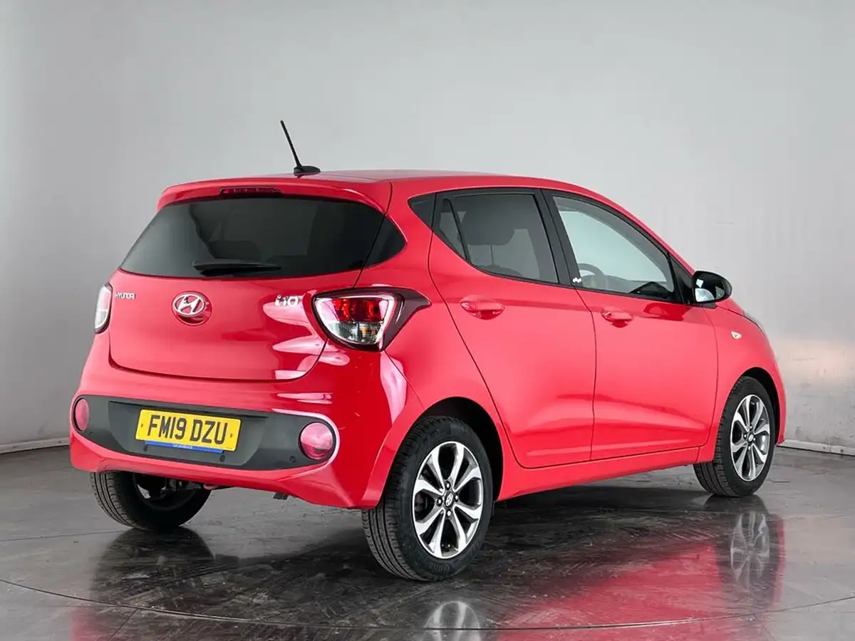2019-hyundai-i10-10-play-big-3