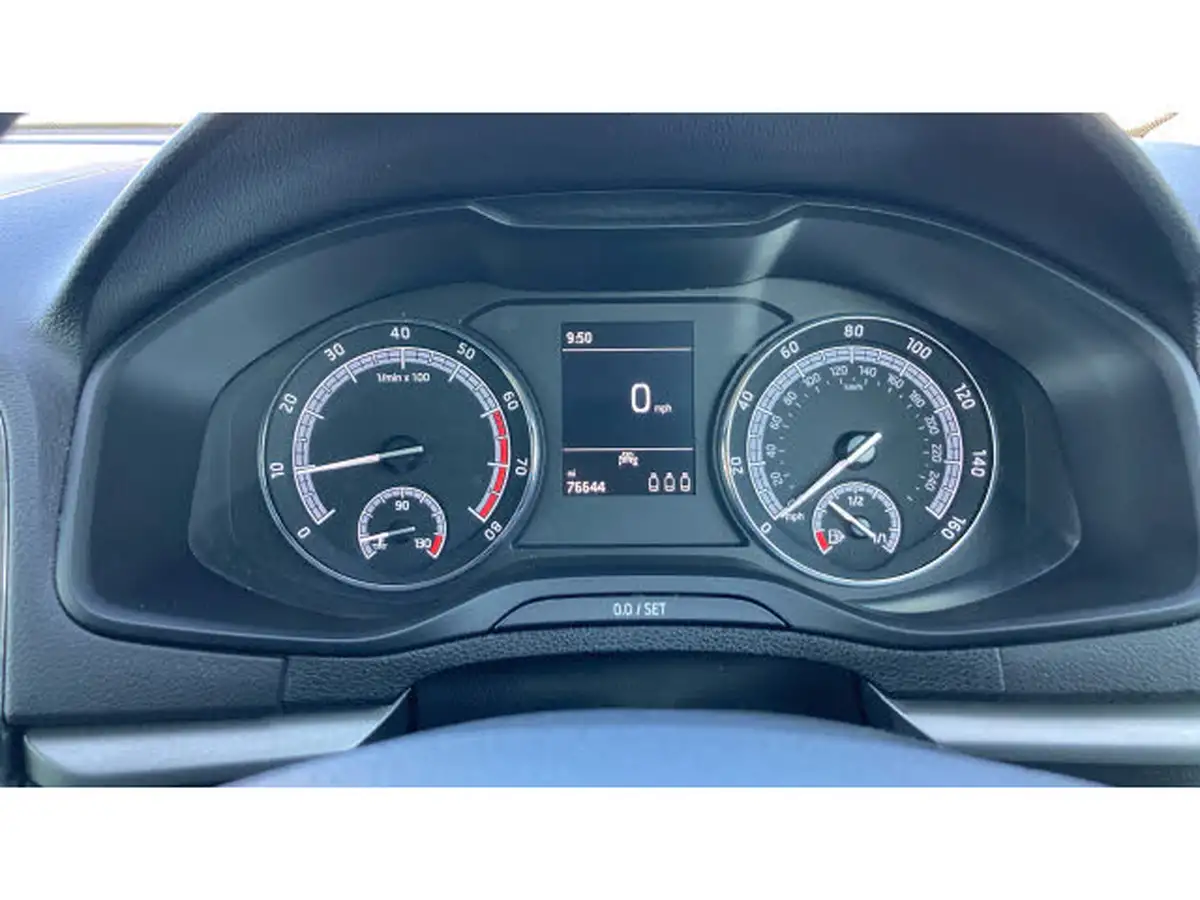 2020-skoda-karoq-10-tsi-se-115ps-big-17
