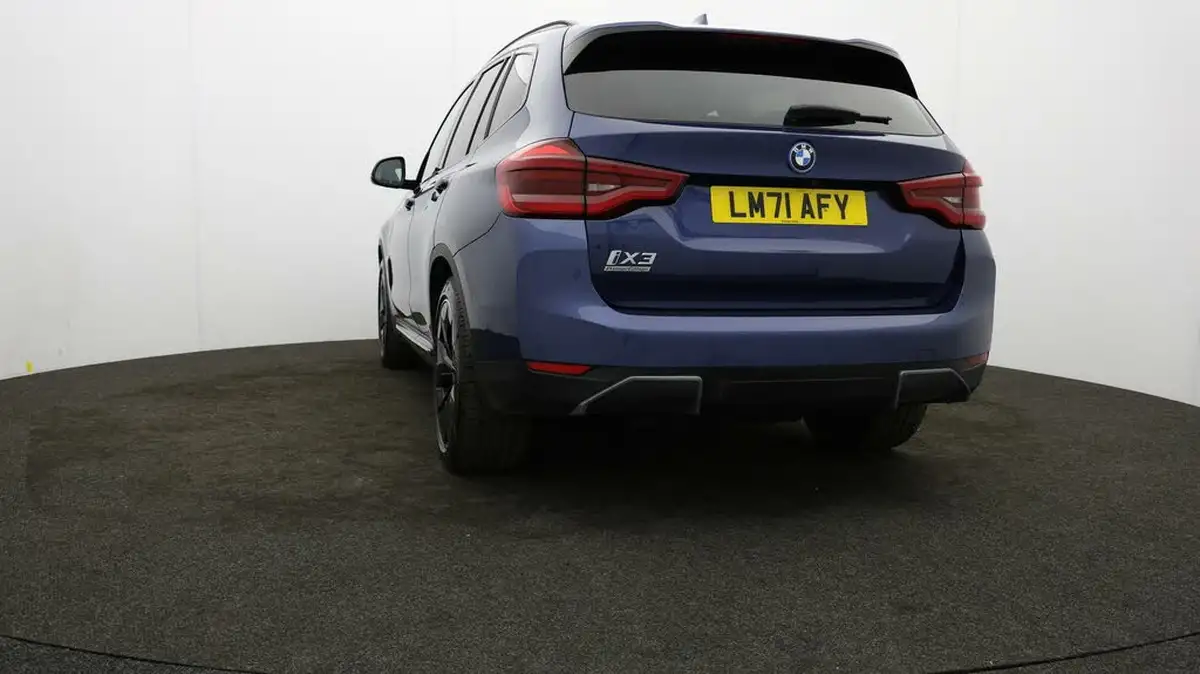 2021-bmw-ix3-e-premier-edition-big-23