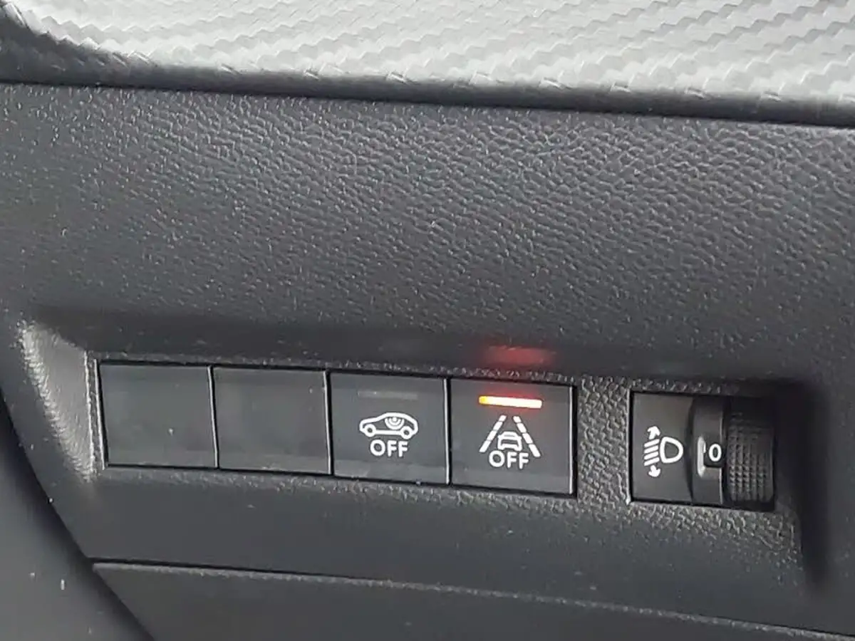 2022-peugeot-208-12-puretech-active-premium-75ps-big-15