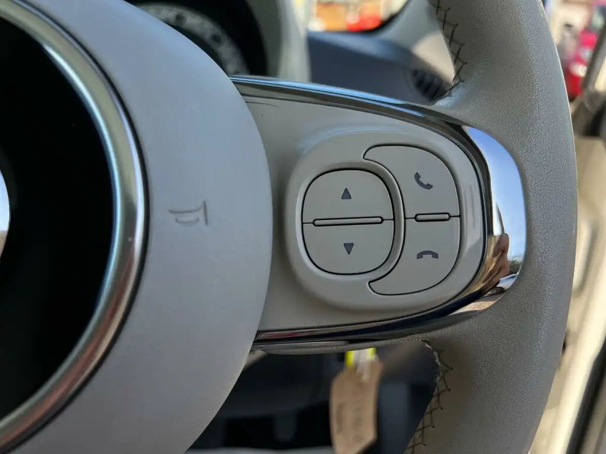 2017-fiat-500-12-lounge-dualogic-big-33