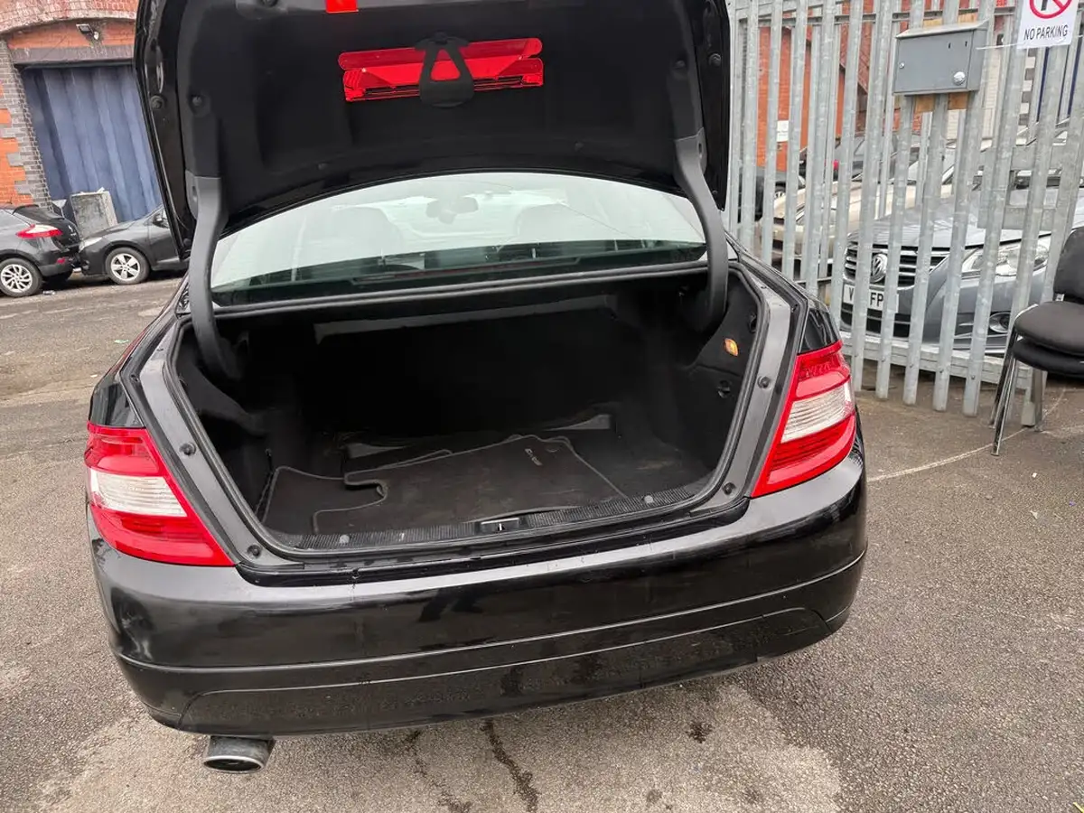 2010-mercedes-benz-c-class-21td-c200-cdi-executive-se-21cdi-saloon-4d-auto-big-16