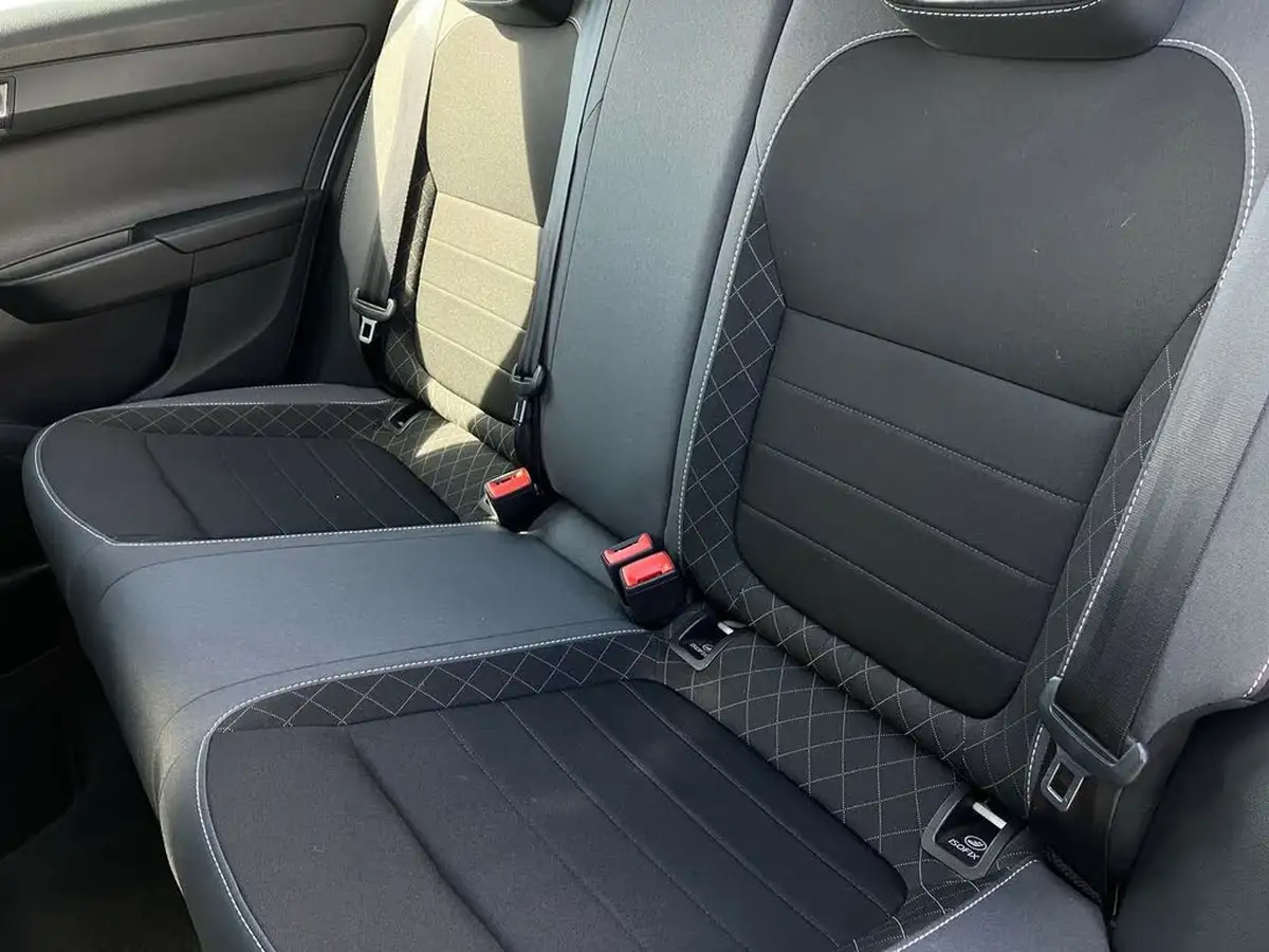 2018-skoda-fabia-10-mpi-colour-edition-big-18