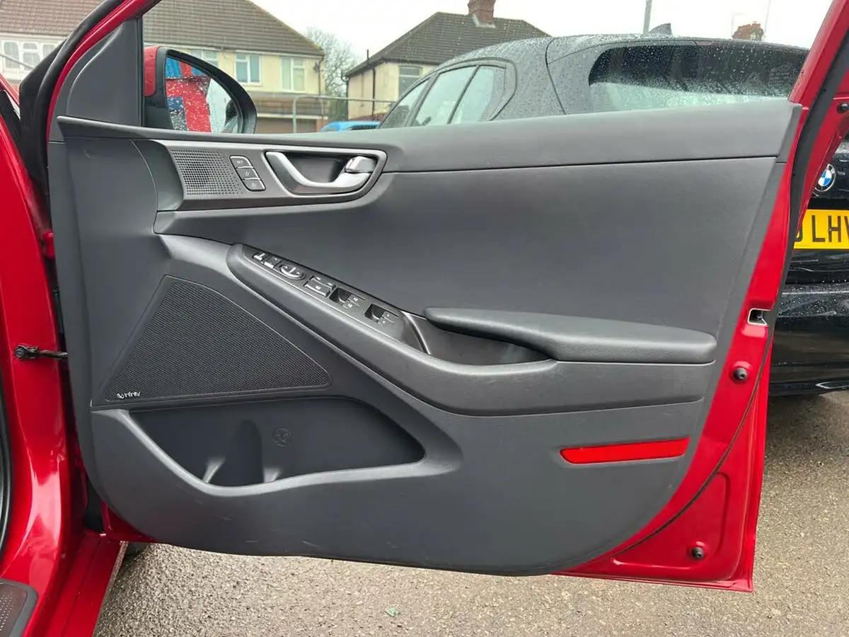 2019-hyundai-ioniq-e-premium-se-electric-100kw-big-47