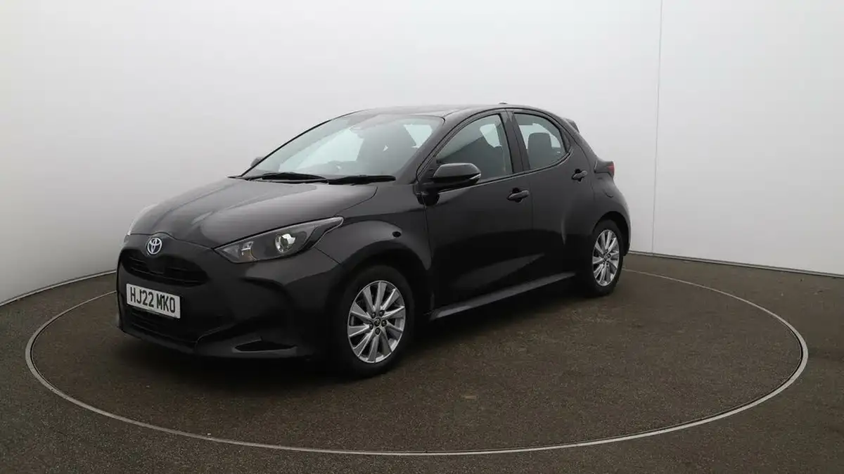 2022-toyota-yaris-15-vvt-i-icon-big-3