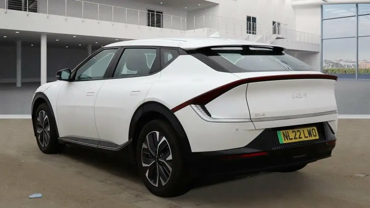 2022-kia-ev6-e-air-big-2
