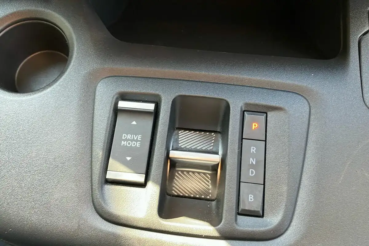 2023-vauxhall-combo-e-50kwh-dynamic-2300-l1h1-panel-big-13
