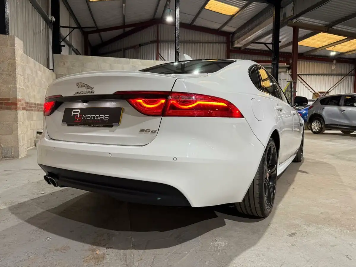 2016-jaguar-xf-20td-r-sport-180ps-auto-big-48