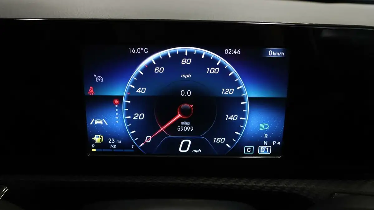 2018-mercedes-benz-a-class-15d-a180d-se-116ps-ss-7g-dct-big-9