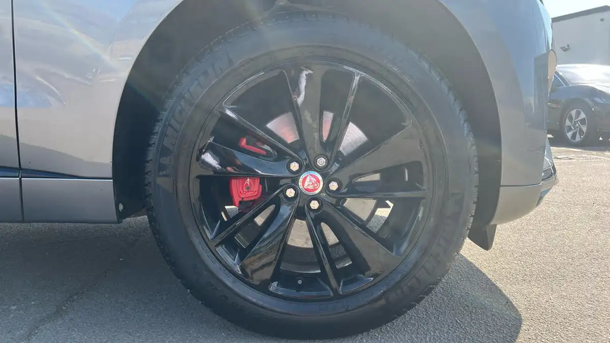 2022-jaguar-f-pace-20-p250-r-dynamic-black-big-19