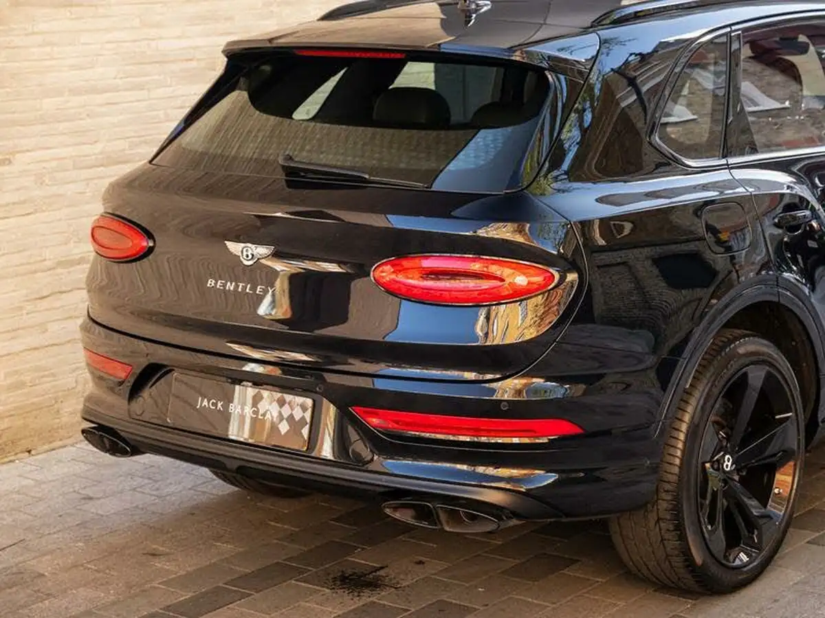 2023-bentley-bentayga-40-v8-big-50