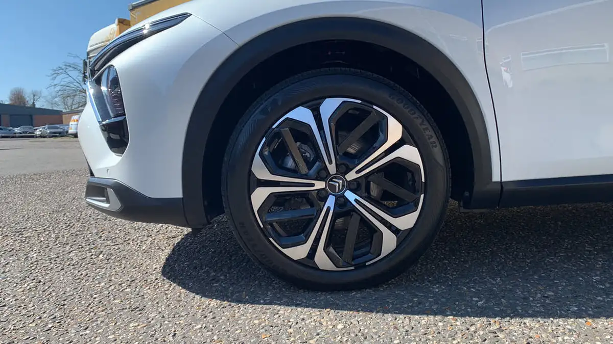 2024-citroen-c5-x-12-puretech-plus-130ps-ss-eat8-big-13