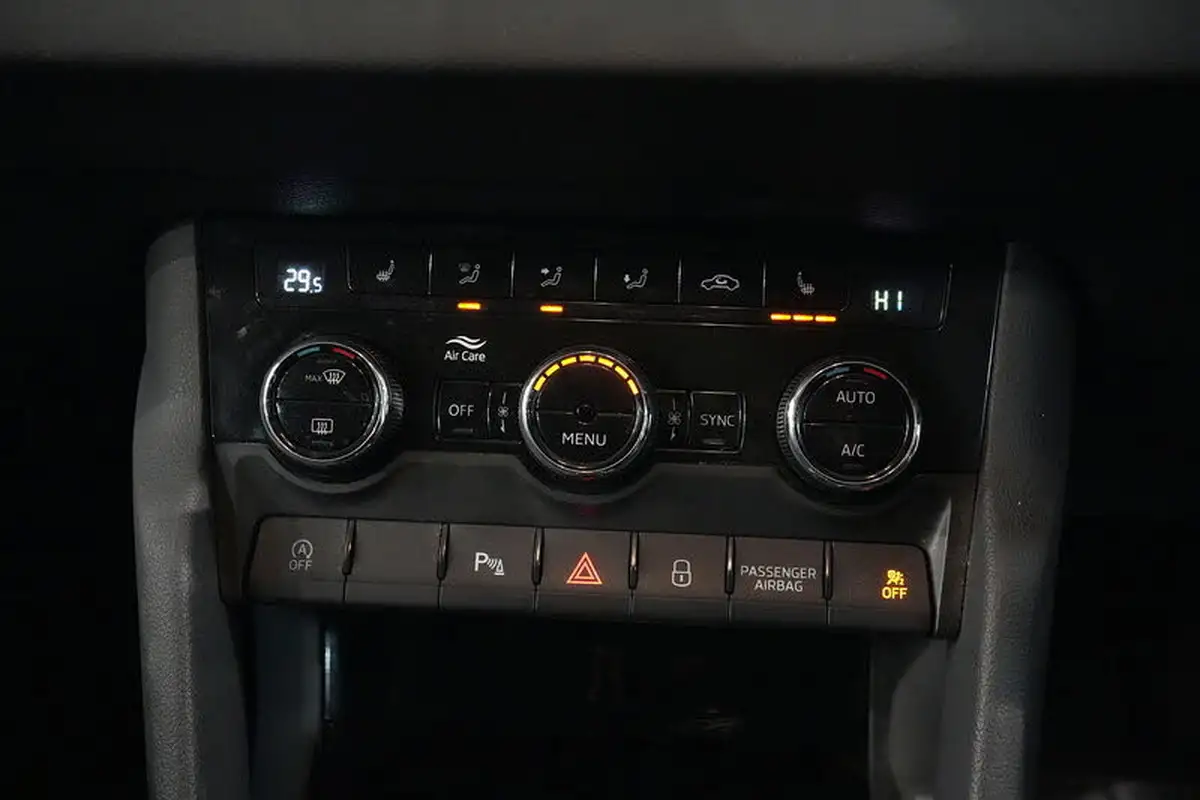 2018-skoda-karoq-15-tsi-se-l-act-dsg-big-29