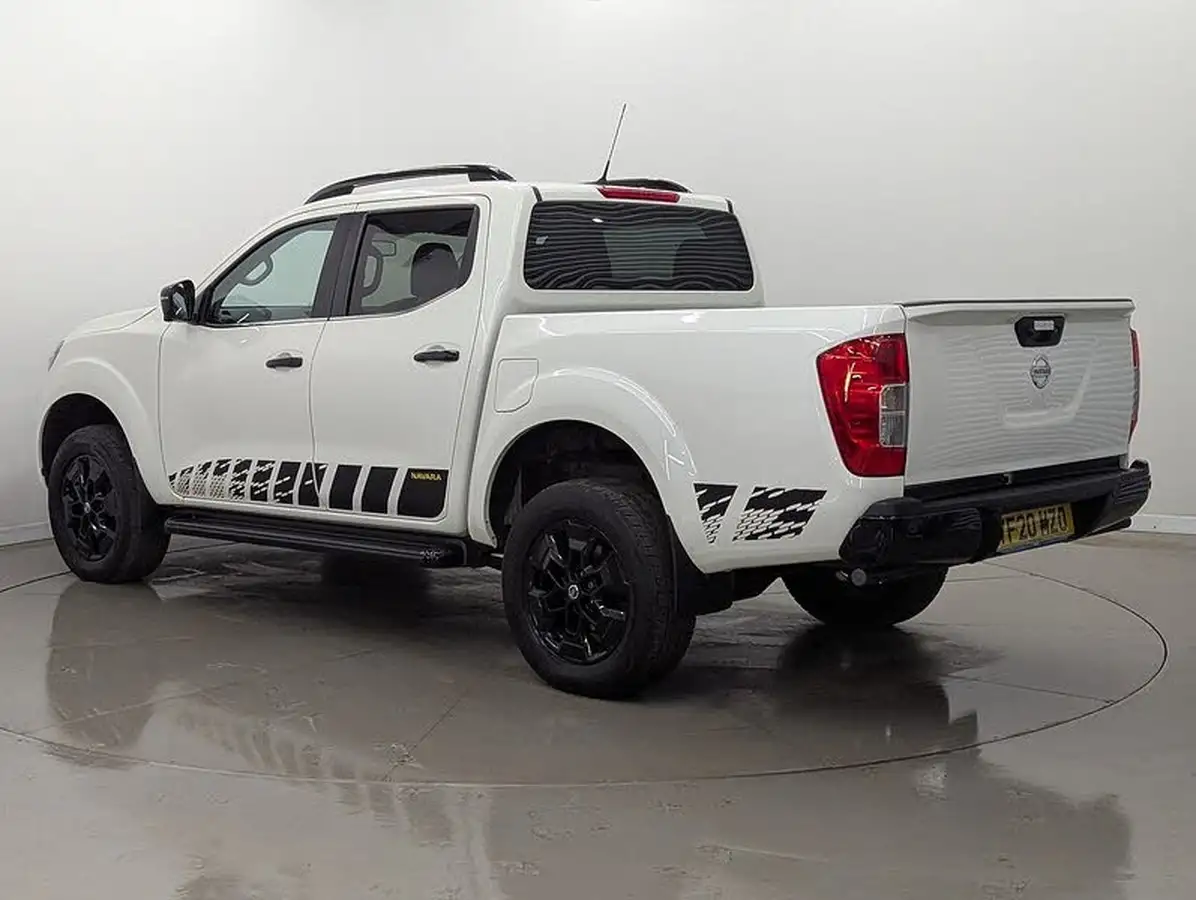 2020-nissan-navara-23dci-tt-n-guard-8-navileathersunroof-auto-big-4