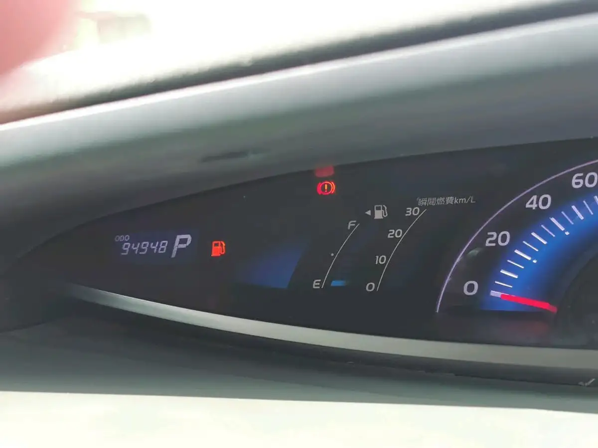2009-toyota-estima-hybrid-24-litre-big-11